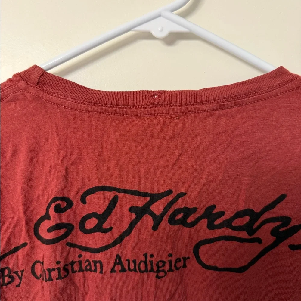 ☠️Ed Hardy Vintage 2000s Maroon Skull Graphic Tee Size Medium - Picture 4 of 4